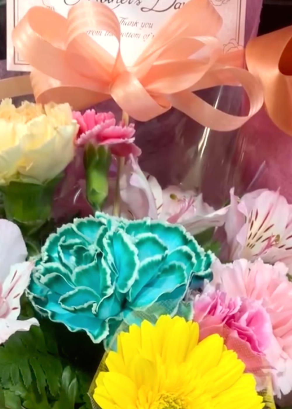 カーネーションとガーベラの花束